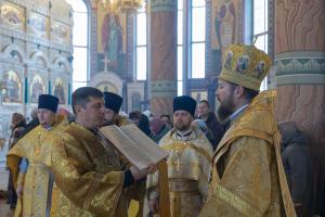 Иерей Алексий Жиляев сослужил Правящему Архиерею за Божественной литургией в Свято-Ильинском соборе г. Россошь