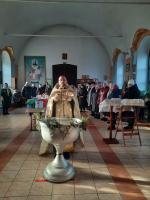 В Покровском храме с. Осиковка настоятель иерей Алексий Жиляев совершил чин Великого освящения воды