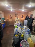 Иерей Алексий Жиляев совершил чин Великого освящения воды в Успенском храме с. Новобелая, с. Писаревка и с. Новомарковка