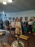 Богослужение в Праздник Происхождения Честных Древ Животворящего Креста Господня в Новобелой