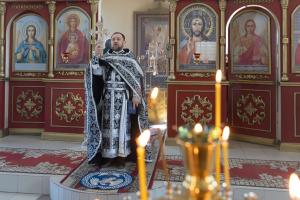 Иерей Алексий Жиляев сослужил Правящему Архиерею за Божественной литургией в с. Митрофановка