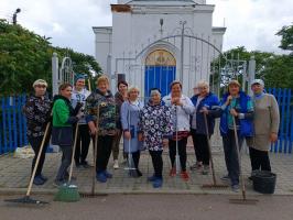 Субботник на территории Покровского храма с. Осиковка